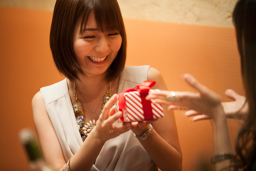 Gift Like a Local: 7 Japanese Holiday Customs That Inspire Meaningful Giving