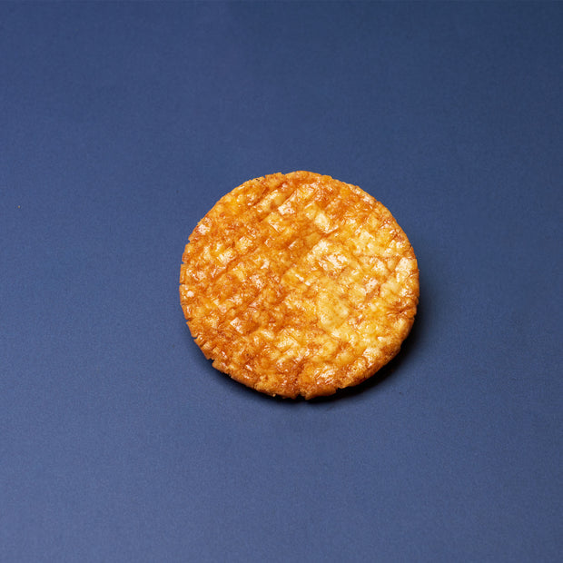 Ajidourakunosato Soy Sauce Fried Senbei (1 Piece)