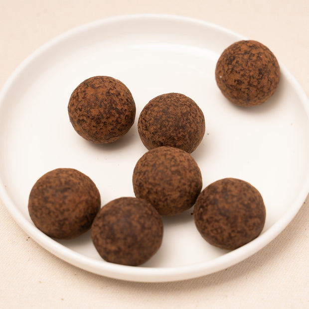 Premium Ghana Truffle Caramel Marriage (8 Pieces)