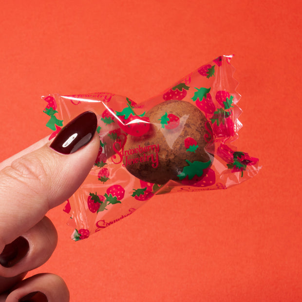 Freeze dried strawberry Tiramisu Chocolate (~13 Pieces)