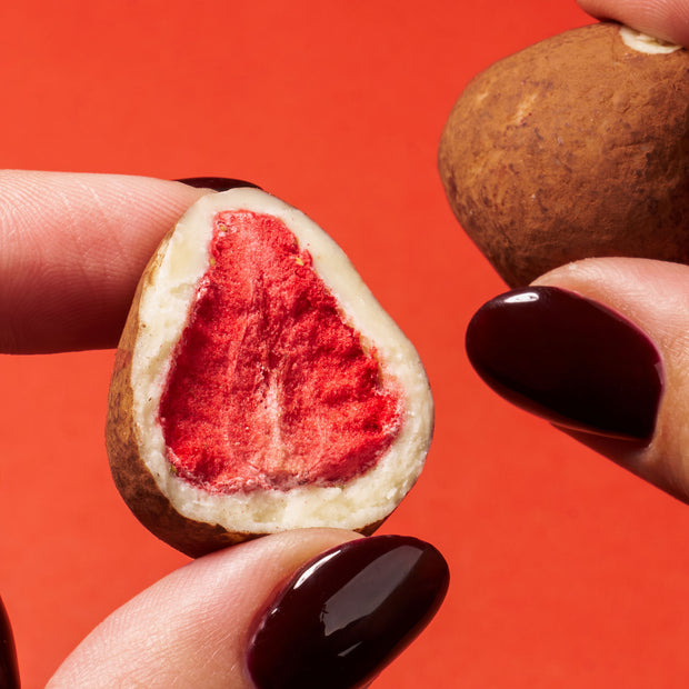 Freeze dried strawberry Tiramisu Chocolate (~13 Pieces)