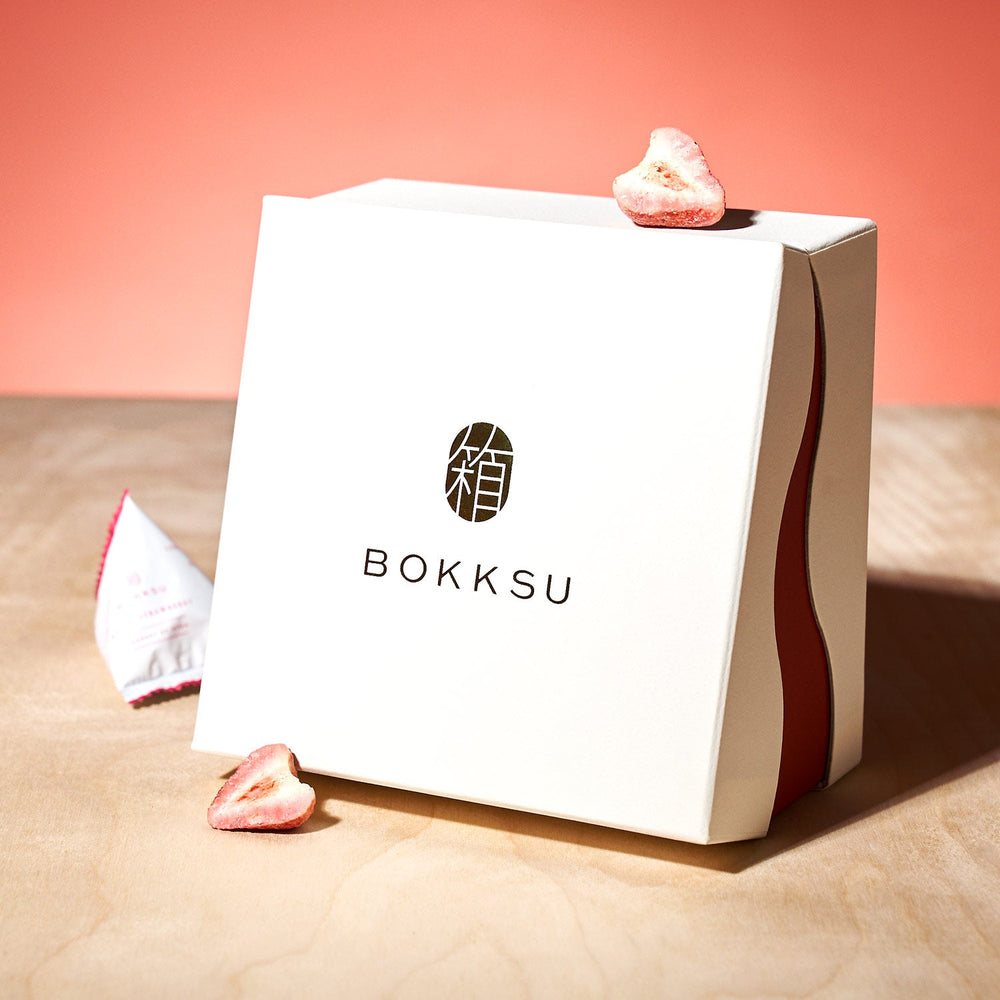 </span>Bokksu White Chocolate Strawberry - Gift Box<span data-color=