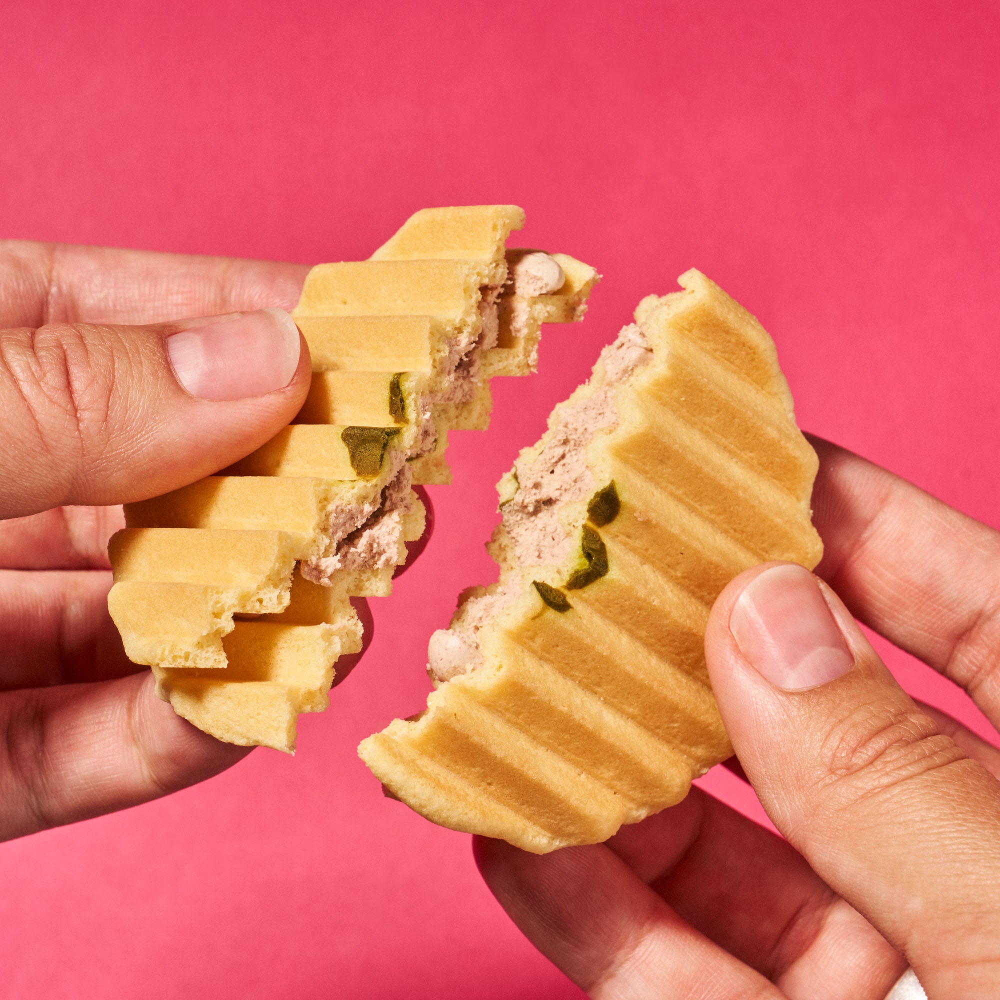 Sakurazensen Waffle Cookie (1 piece)